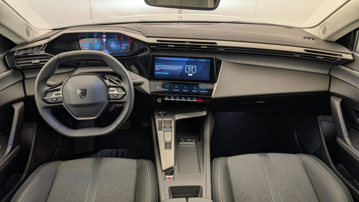 Vente en ligne Peugeot 408 Hybrid 136 e-DCS6 Allure au prix de 22 440 €