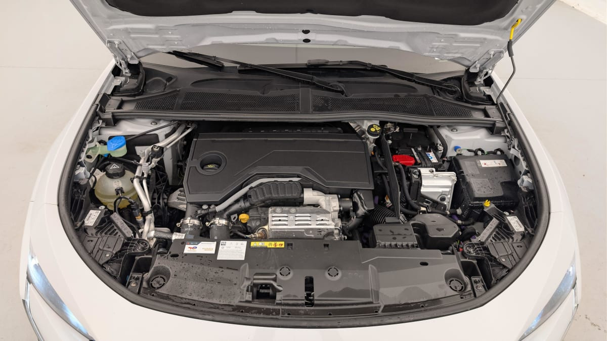 Vente en ligne Peugeot 408 Hybrid 136 e-DCS6 Allure au prix de 22 440 €