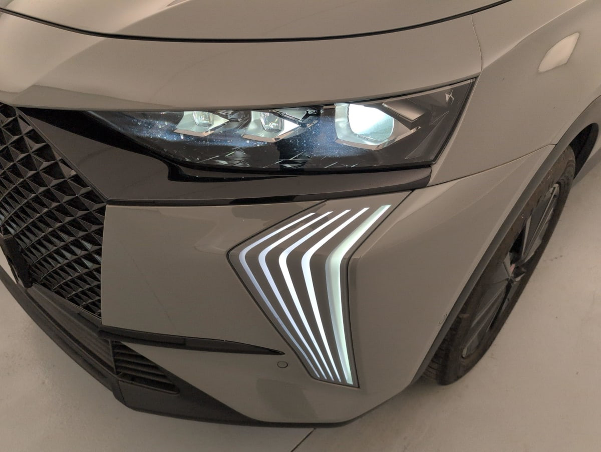 Vente en ligne Ds DS7 Crossback Hybride Rechargeable E-Tense 300 EAT8 4x4 Performance Line + au prix de 30 160 €
