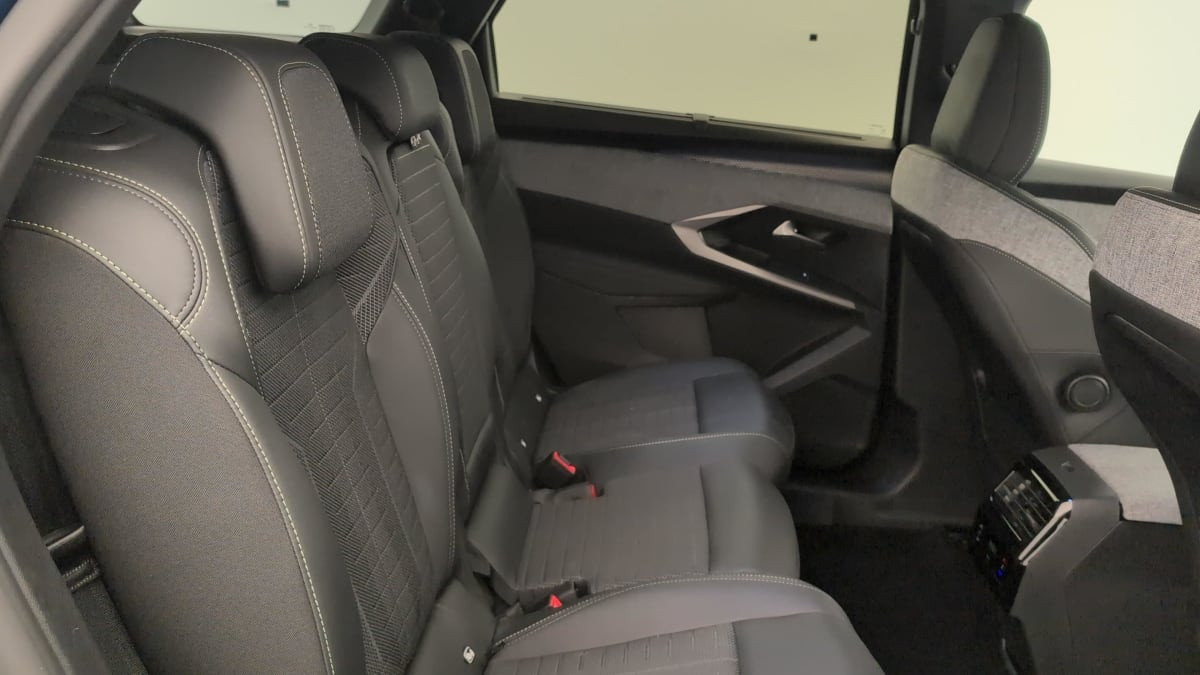 Vente en ligne Peugeot 5008 HYBRID 145CH E-DCS6 GT au prix de 31 090 €