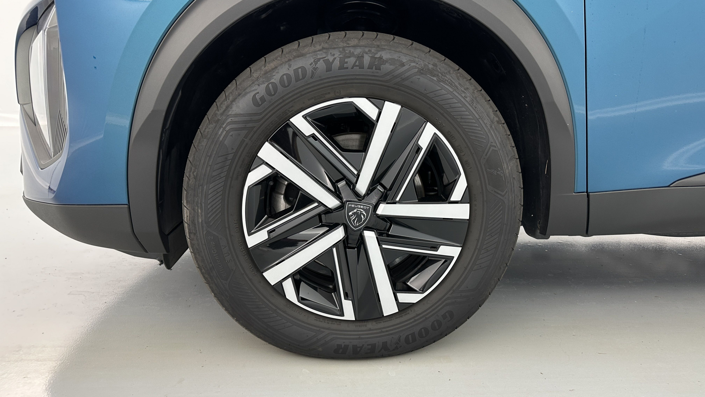 Vente en ligne Peugeot 2008 2008 II 1.2 Hybrid 145ch Style e-DCS6 au prix de 25 210 €
