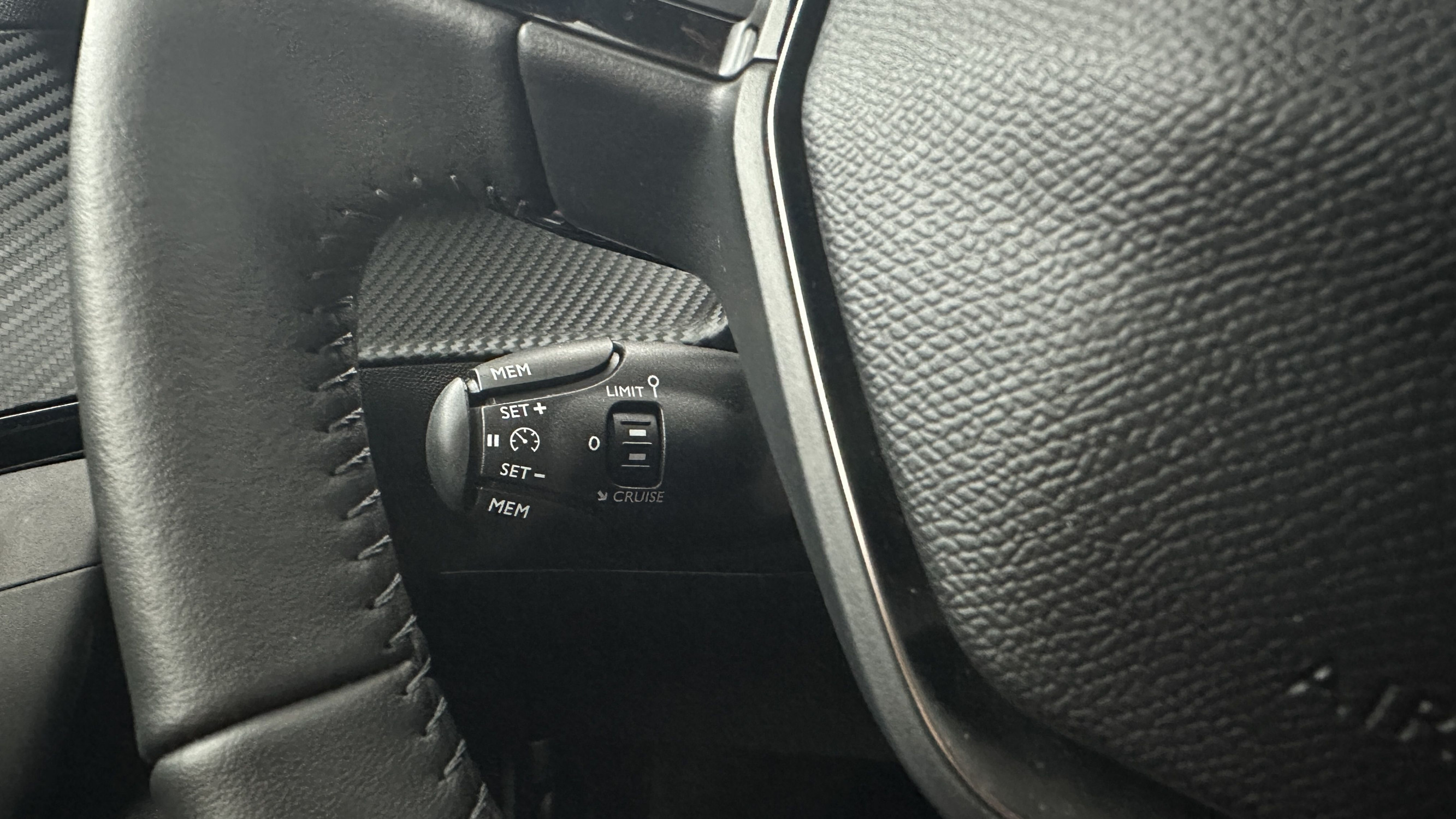 Vente en ligne Peugeot 2008 2008 II 1.2 Hybrid 145ch Style e-DCS6 au prix de 25 210 €
