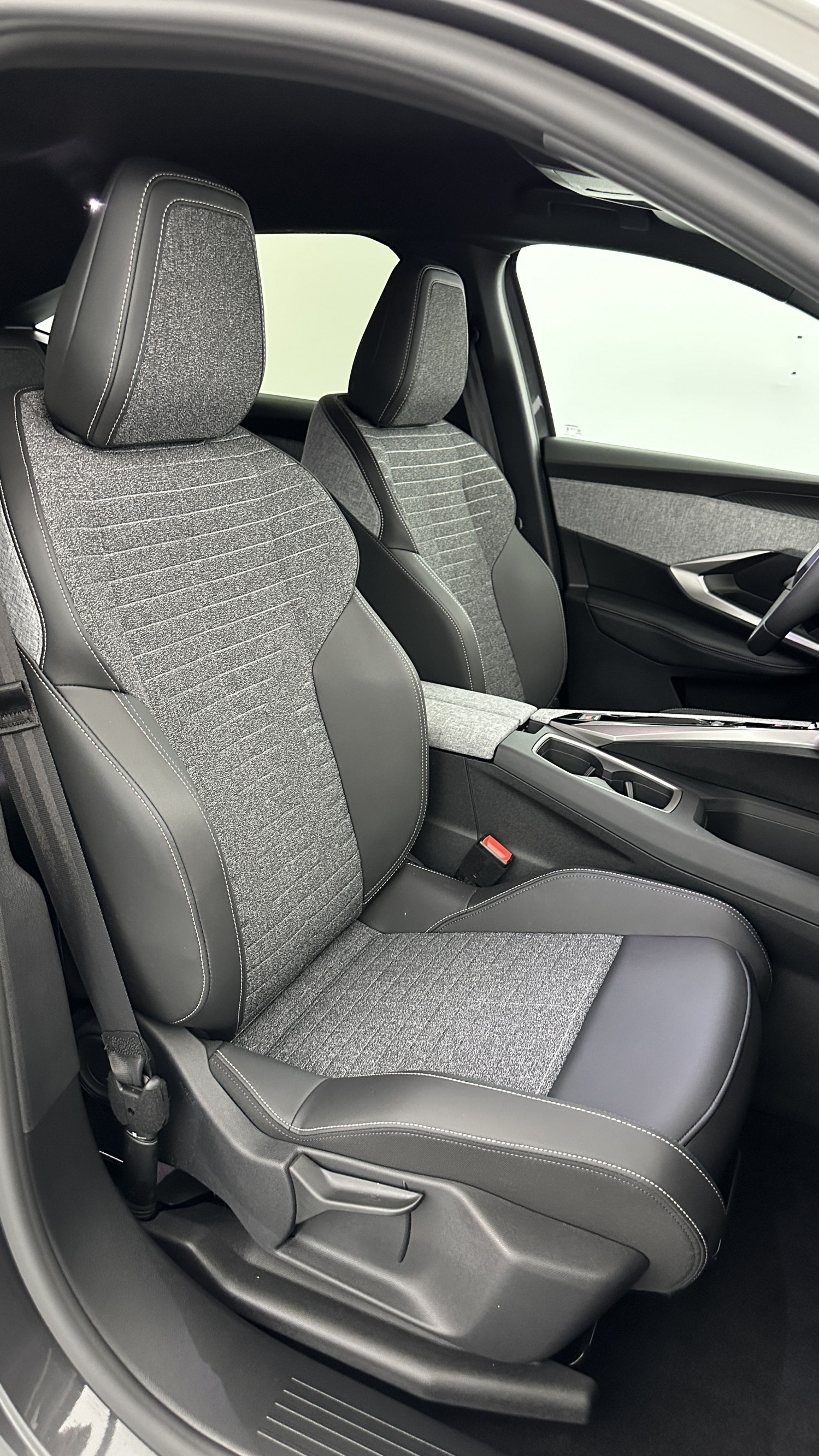 Vente en ligne Peugeot 3008 3008  III 1.2 Hybrid 145ch Allure e-DCS6 au prix de 28 900 €