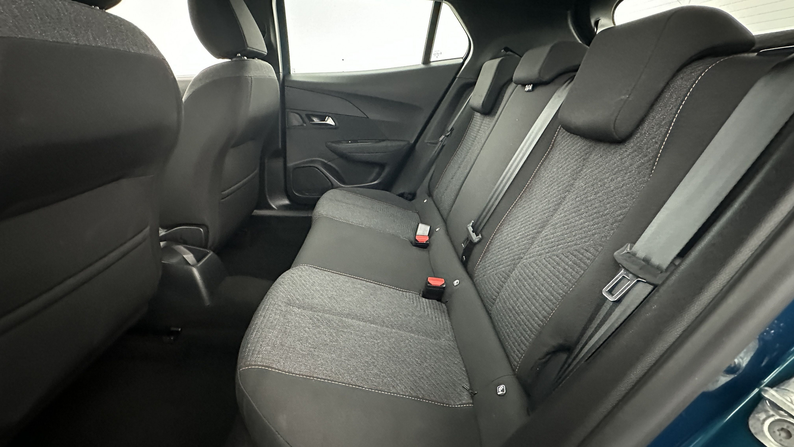 Vente en ligne Peugeot 2008 2008 II 1.2 Hybrid 145ch Style e-DCS6 au prix de 25 210 €