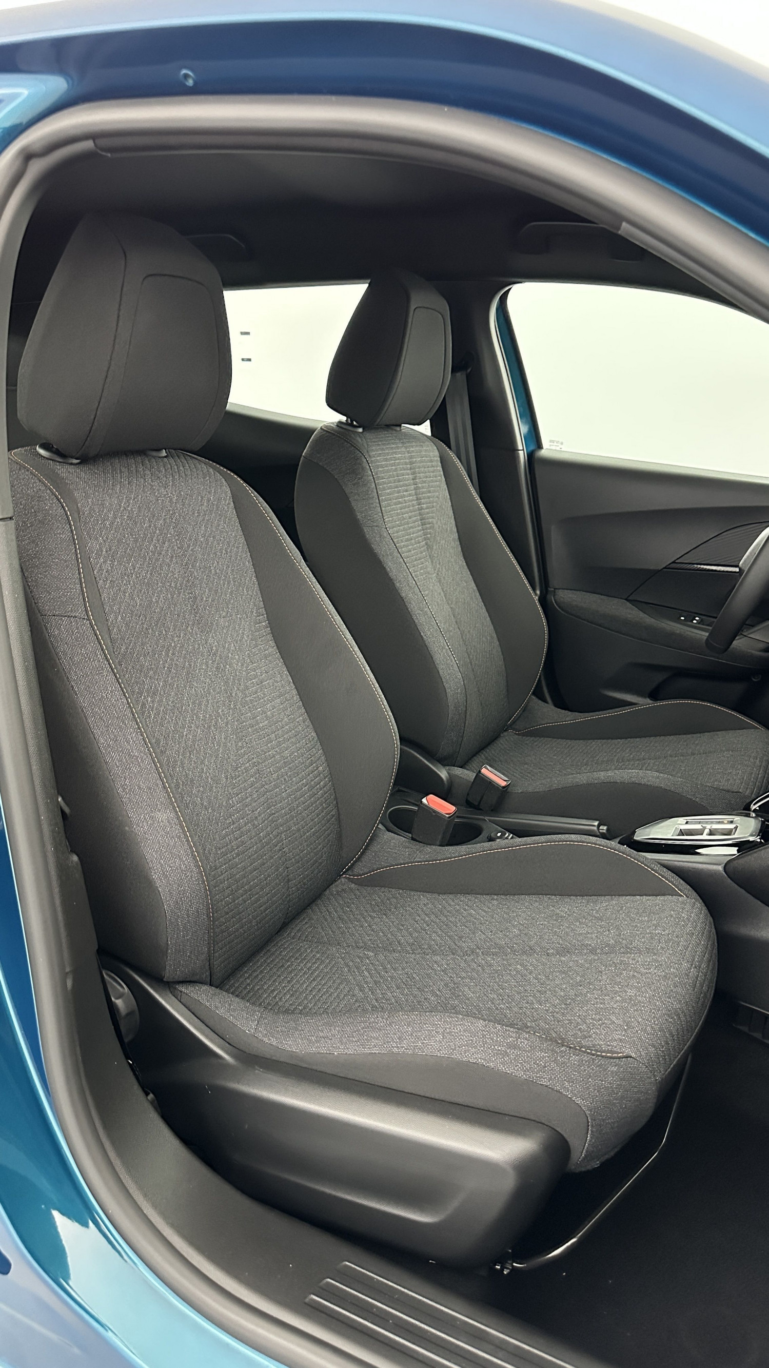 Vente en ligne Peugeot 2008 2008 II 1.2 Hybrid 145ch Style e-DCS6 au prix de 25 210 €