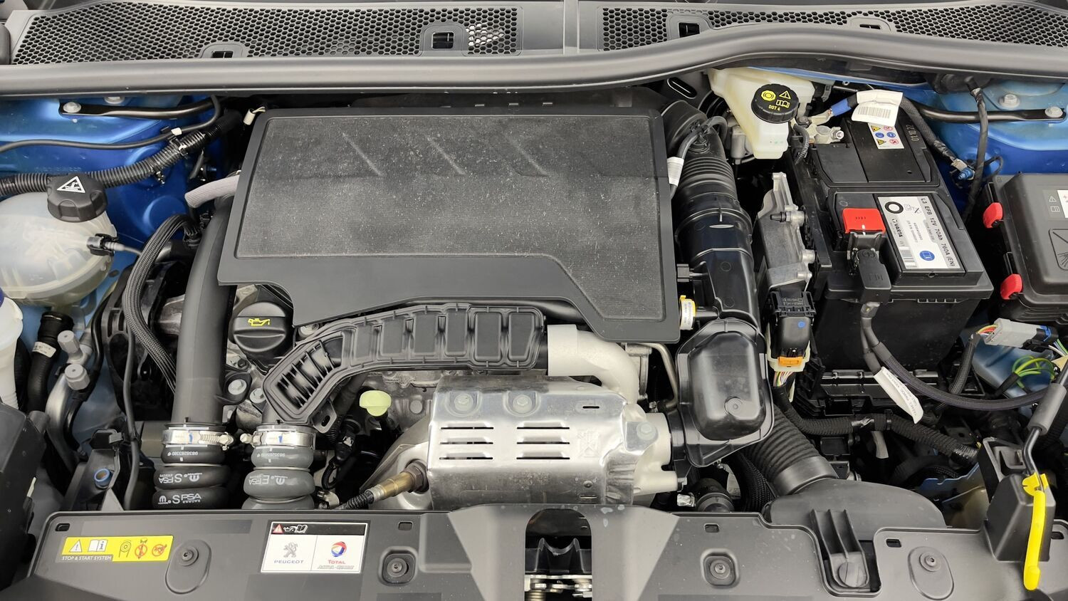 Vente en ligne Peugeot 2008 2008 II 1.2 PureTech 130ch GT EAT8 au prix de 25 900 €