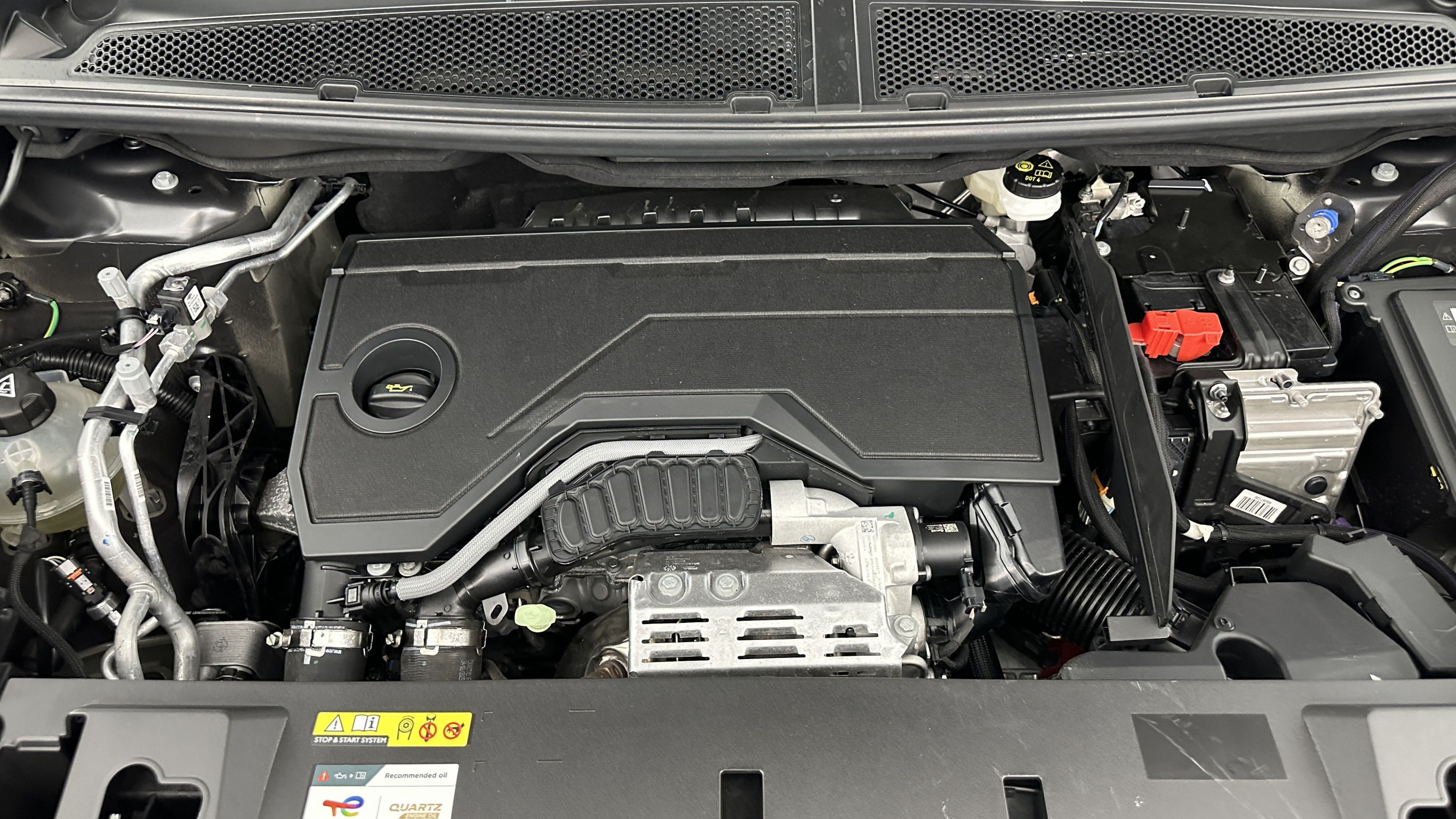 Vente en ligne Peugeot 3008 3008  III 1.2 Hybrid 145ch Allure e-DCS6 au prix de 28 900 €