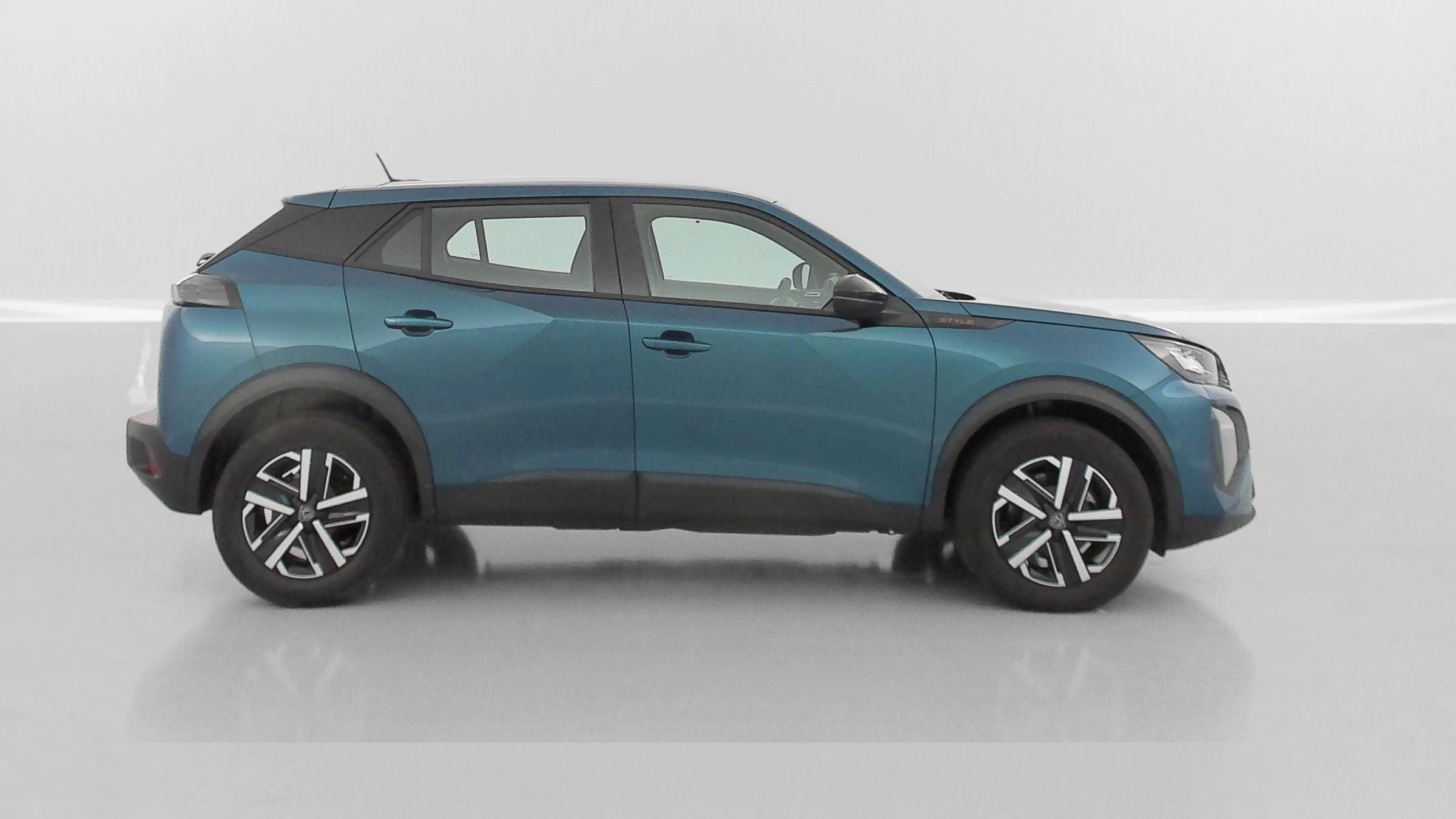 Vente en ligne Peugeot 2008 2008 II 1.2 Hybrid 145ch Style e-DCS6 au prix de 25 210 €