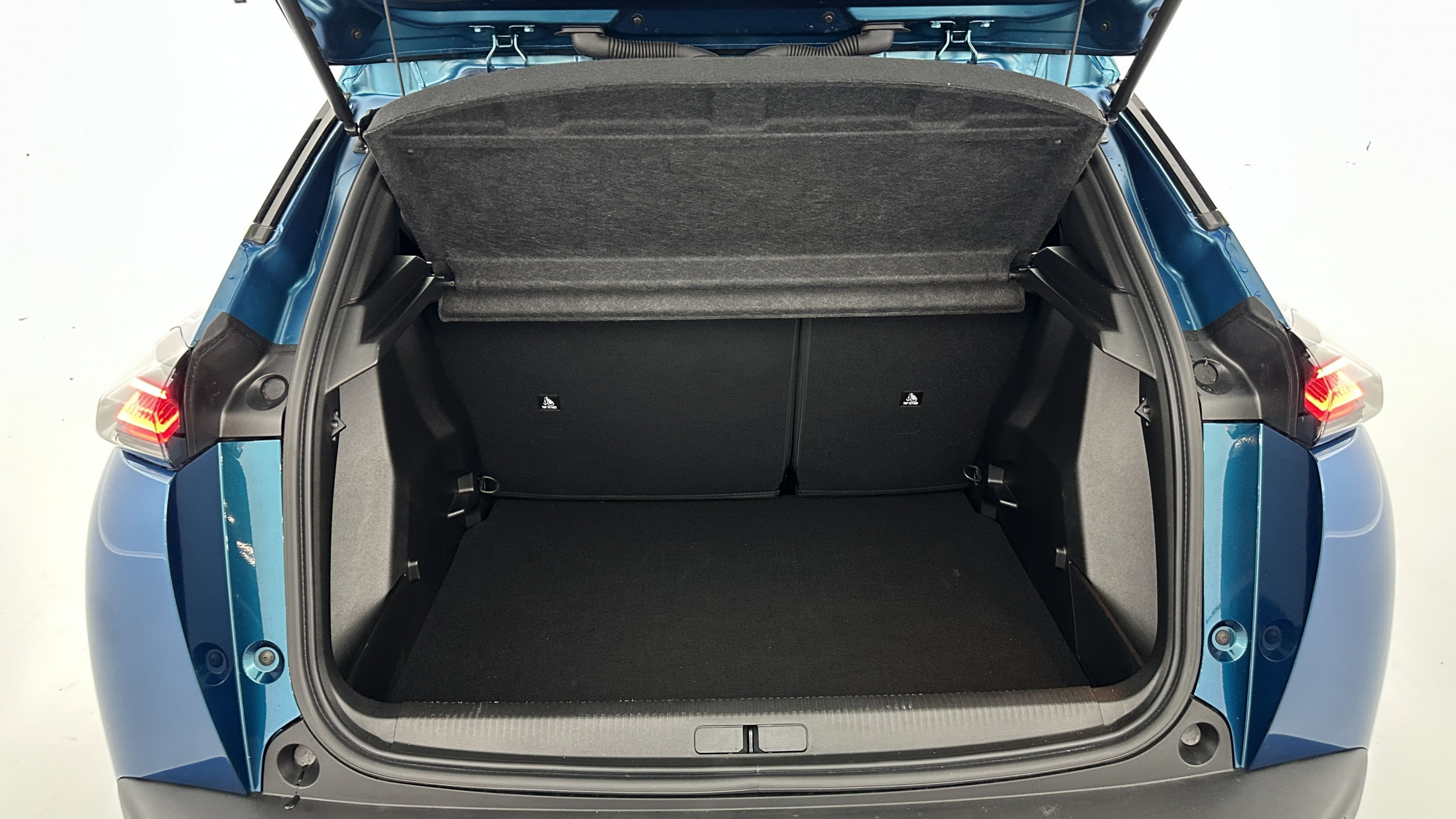Vente en ligne Peugeot 2008 2008 II 1.2 Hybrid 145ch Style e-DCS6 au prix de 25 210 €