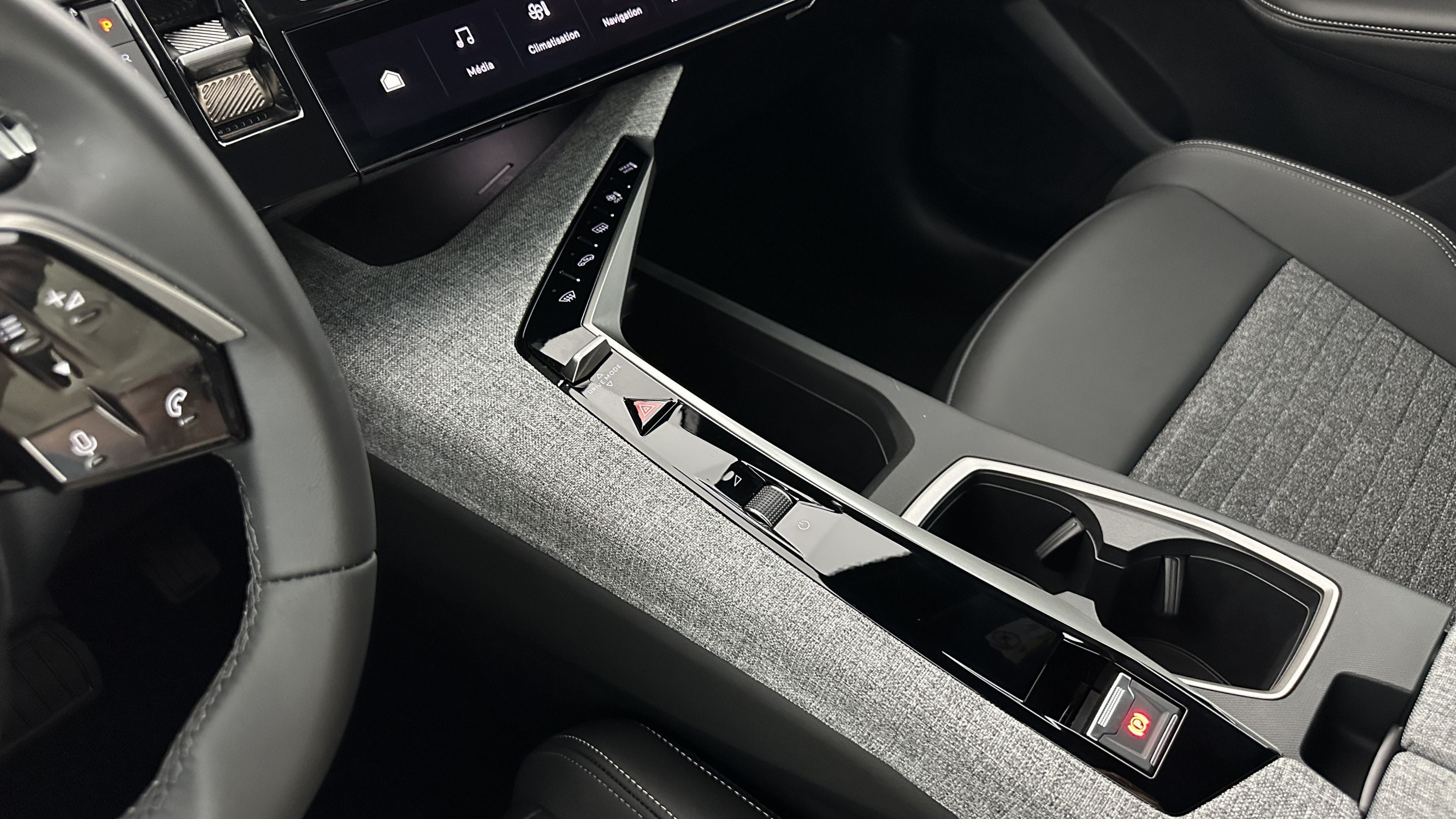 Vente en ligne Peugeot 3008 3008  III 1.2 Hybrid 145ch Allure e-DCS6 au prix de 28 900 €