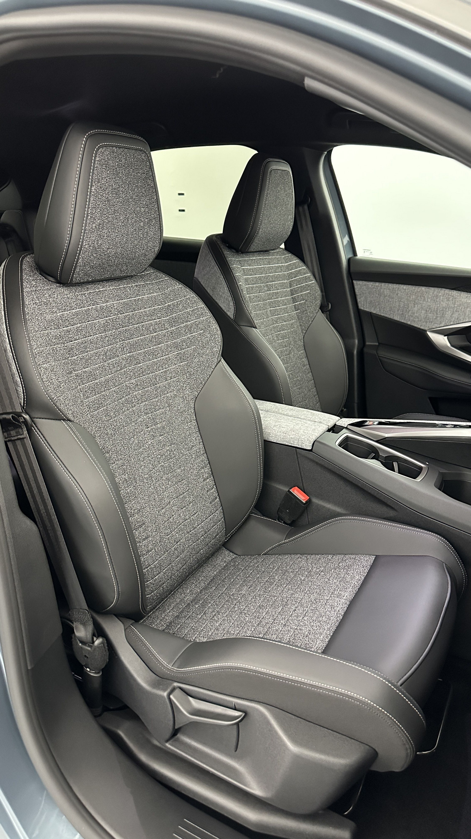 Vente en ligne Peugeot 3008 3008  III 1.2 Hybrid 145ch Allure e-DCS6 au prix de 28 900 €