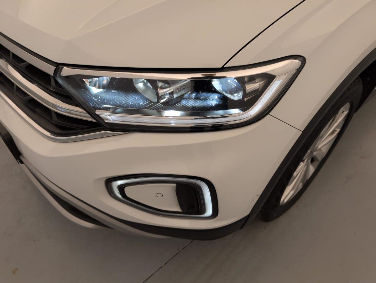 Vente en ligne Volkswagen T-Roc 1.5 TSI EVO 150 Start Stop DSG7 Style au prix de 24 390 €