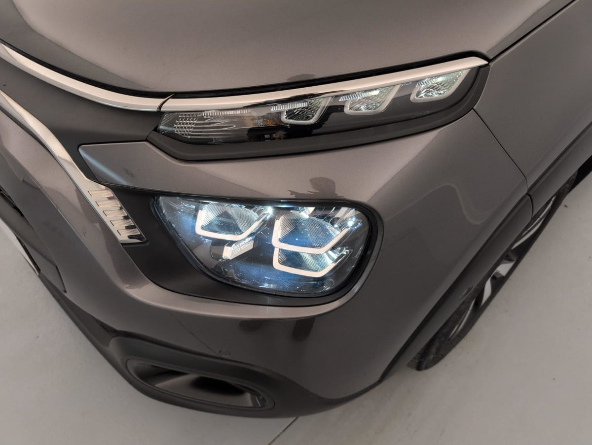 Vente en ligne Citroën C3 PureTech 110 S S BVM6 Shine au prix de 12 030 €