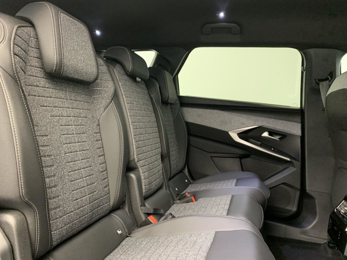 Vente en ligne Peugeot 5008 HYBRID 145 CH E-DCS6 ALLURE au prix de 32 110 €