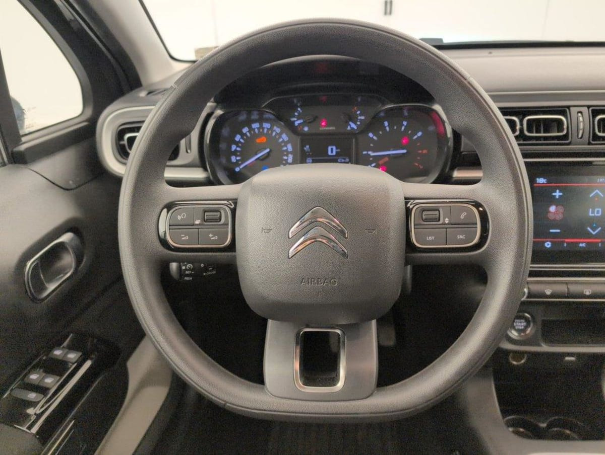 Vente en ligne Citroën C3 PureTech 110 S S BVM6 Shine au prix de 12 030 €