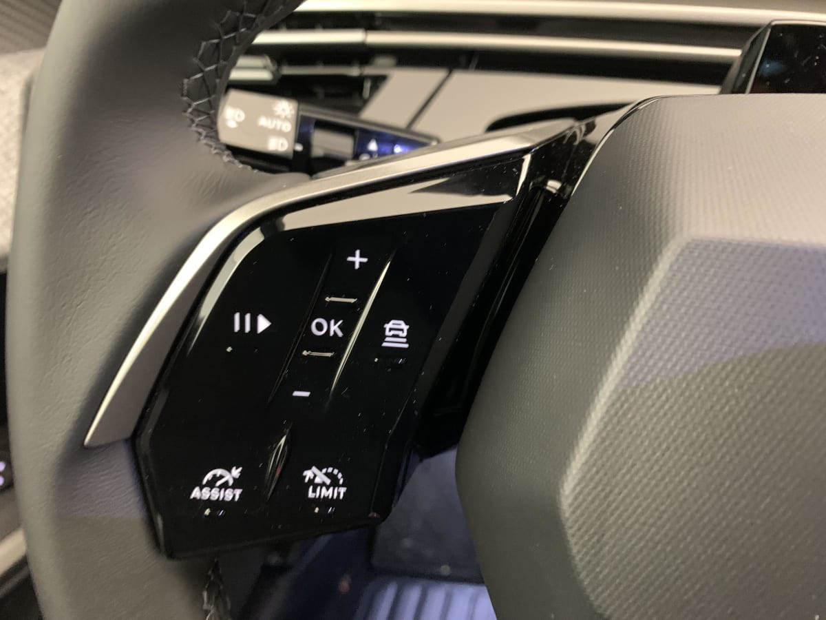 Vente en ligne Peugeot 5008 HYBRID 145 CH E-DCS6 ALLURE au prix de 32 110 €