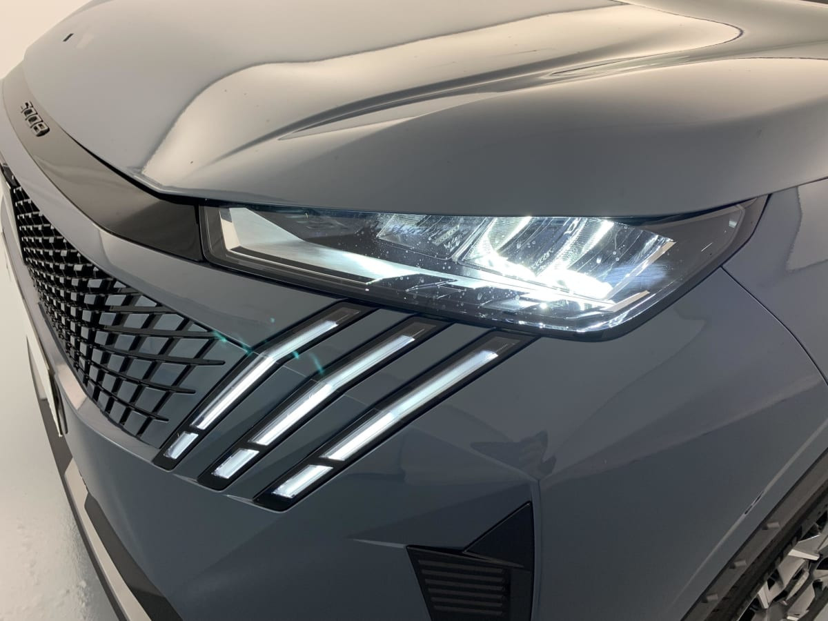 Vente en ligne Peugeot 5008 HYBRID 145 CH E-DCS6 ALLURE au prix de 32 110 €