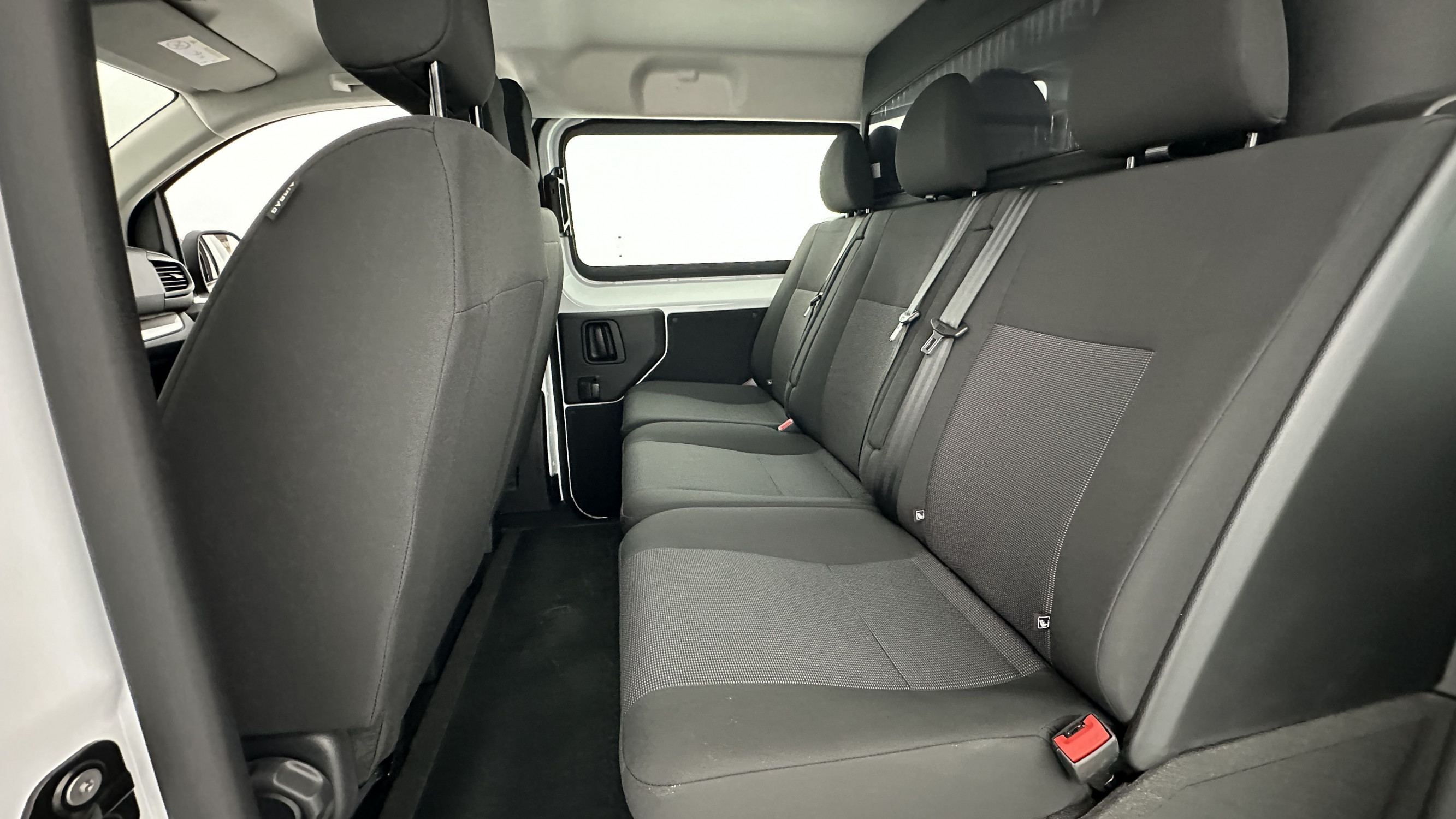 Vente en ligne Citroën Jumpy Fourgon JUMPY CA M 2.2 BlueHDi 180ch EAT8 au prix de 36 680 €