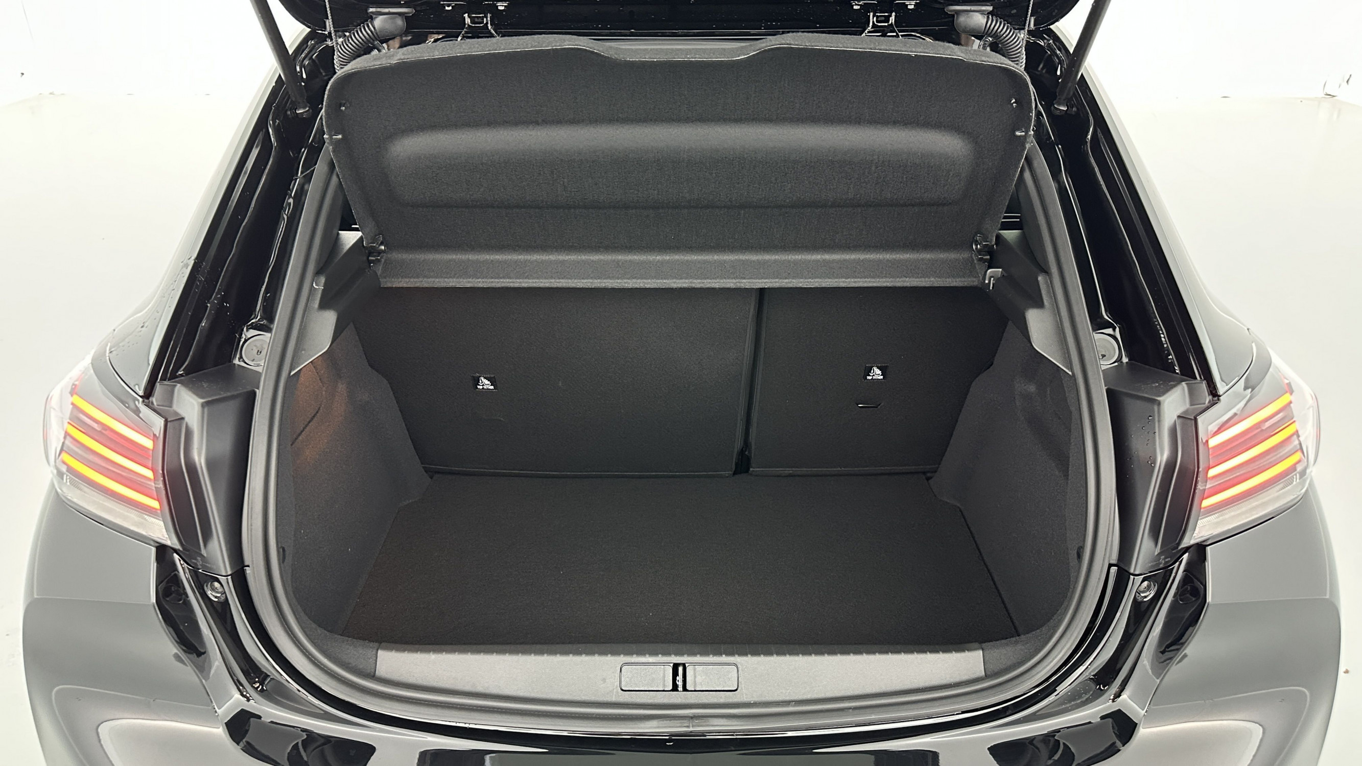 Vente en ligne Peugeot 208 208 1.2 Hybrid 110ch Allure e-DCS6 au prix de 22 900 €
