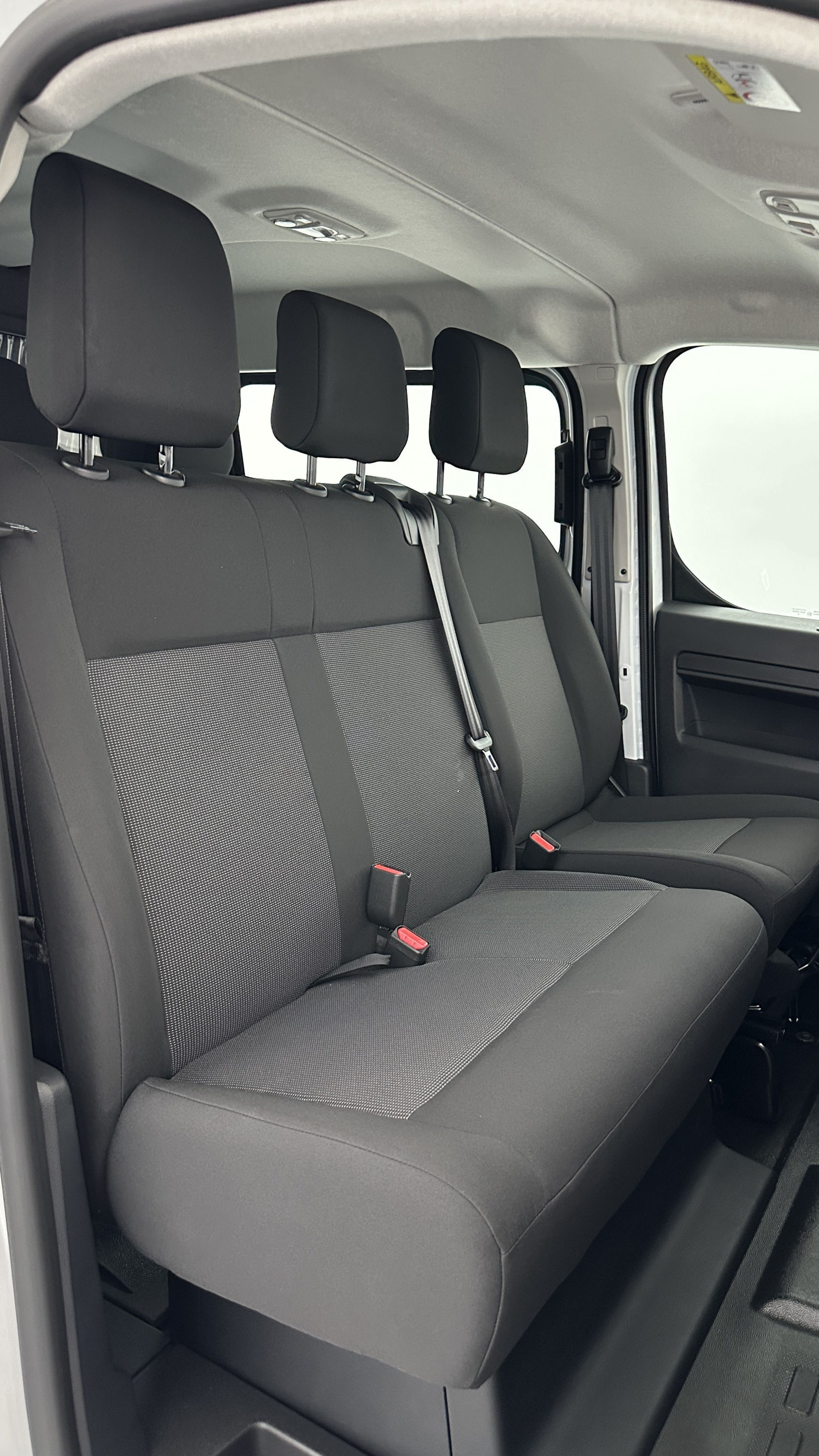 Vente en ligne Citroën Jumpy Fourgon JUMPY CA M 2.2 BlueHDi 180ch EAT8 au prix de 36 680 €