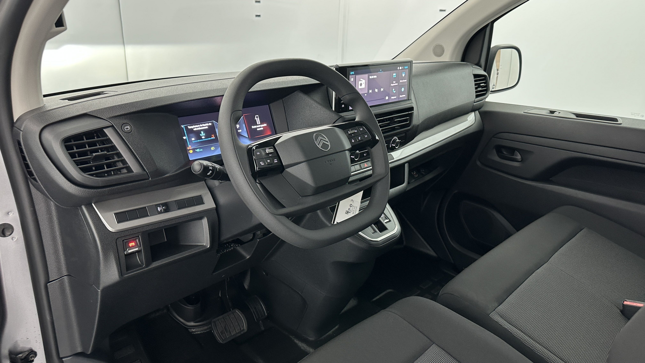 Vente en ligne Citroën Jumpy Fourgon JUMPY CA M 2.2 BlueHDi 180ch EAT8 au prix de 36 680 €