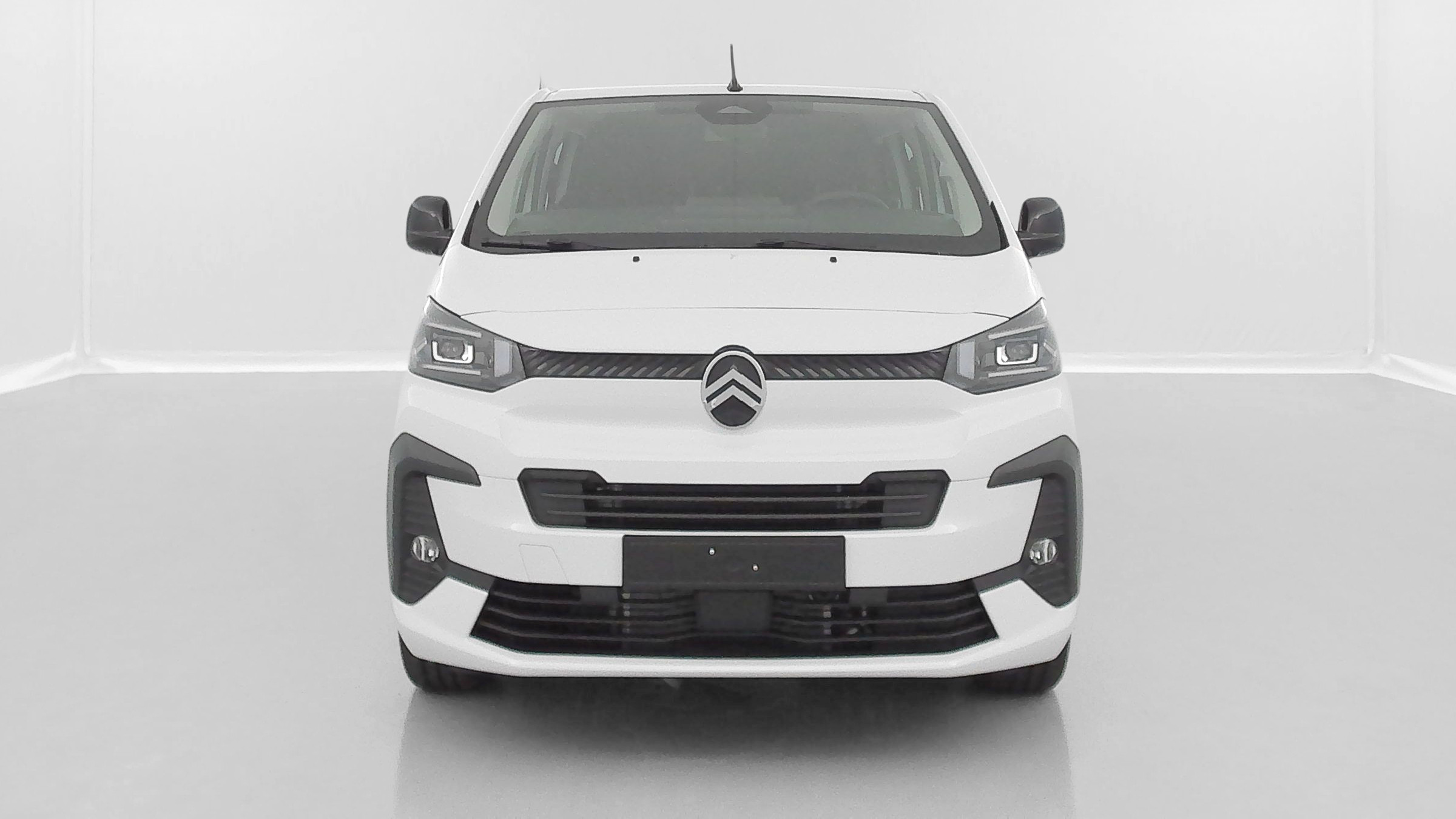Vente en ligne Citroën Jumpy Fourgon JUMPY CA M 2.2 BlueHDi 180ch EAT8 au prix de 36 680 €