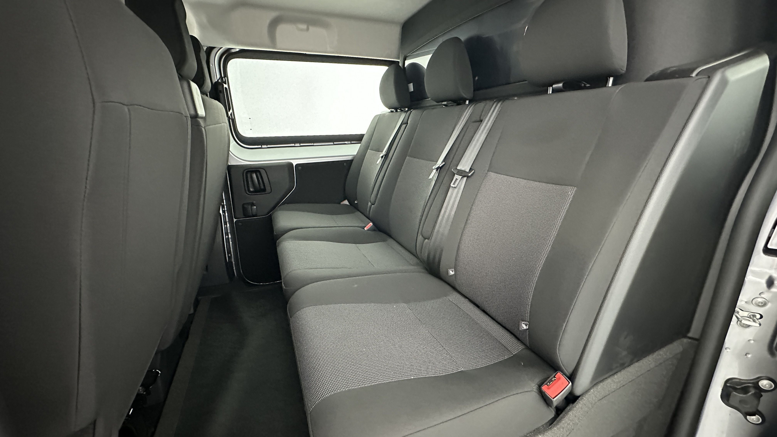 Vente en ligne Citroën Jumpy Fourgon JUMPY CA M 2.2 BlueHDi 180ch EAT8 au prix de 36 680 €