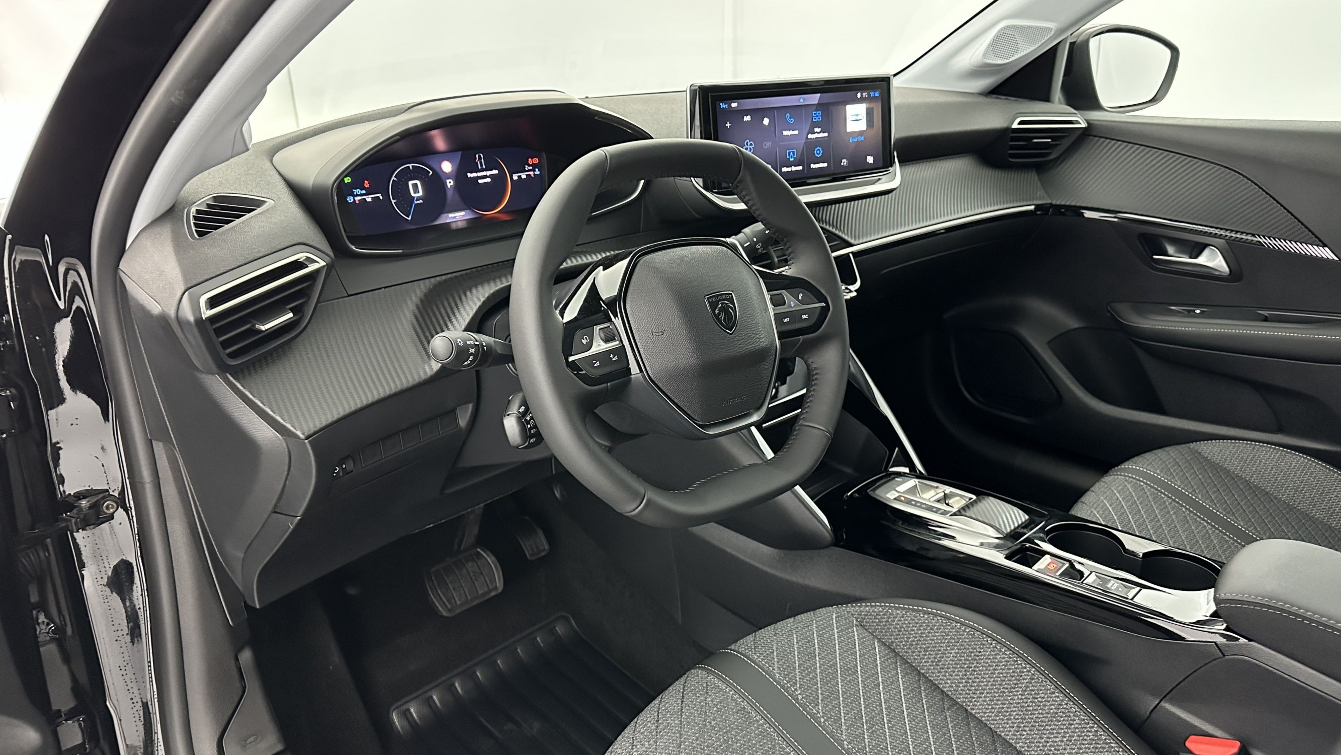 Vente en ligne Peugeot 208 208 1.2 Hybrid 110ch Allure e-DCS6 au prix de 22 900 €
