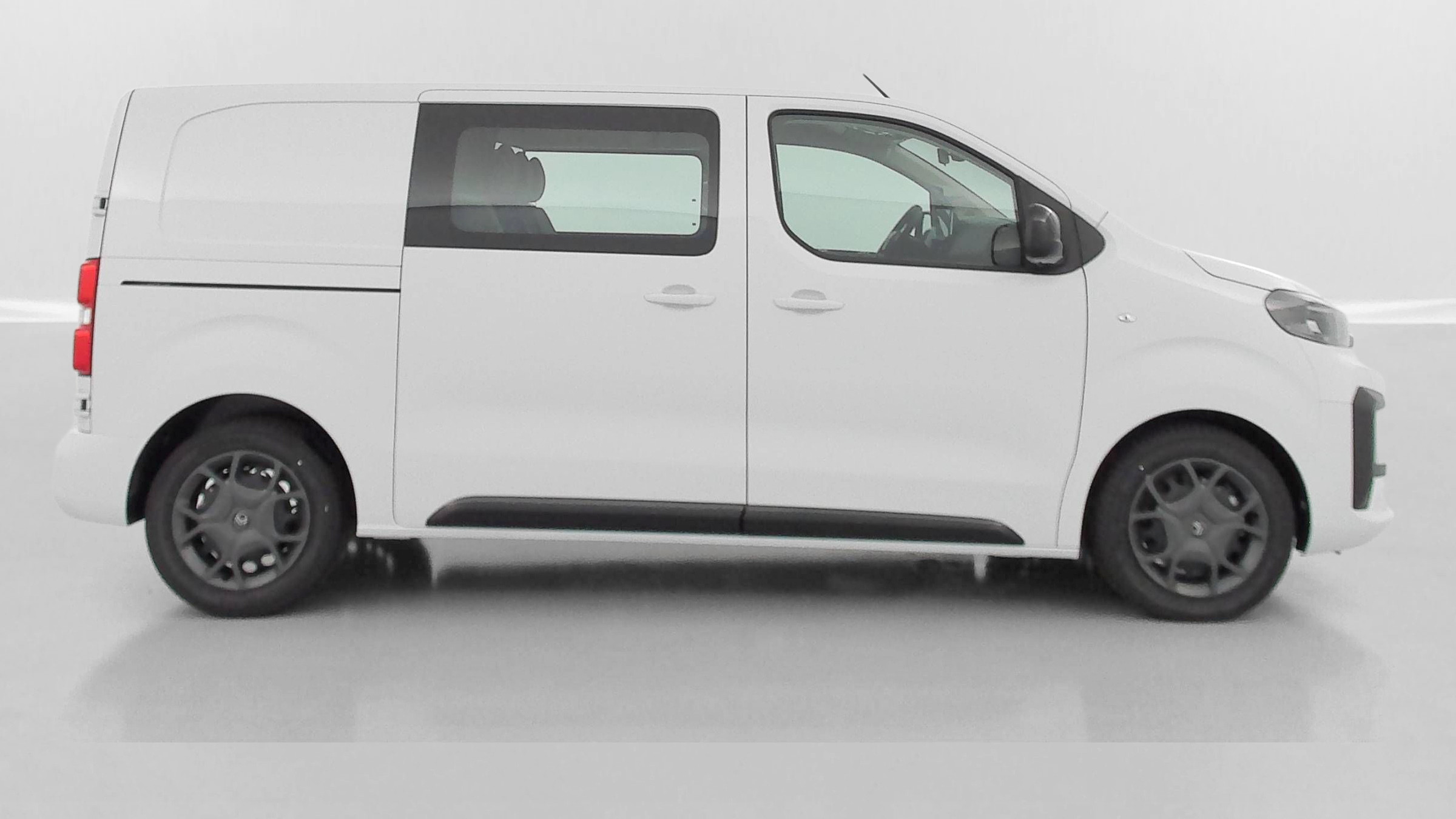 Vente en ligne Citroën Jumpy Fourgon JUMPY CA M 2.2 BlueHDi 180ch EAT8 au prix de 36 680 €