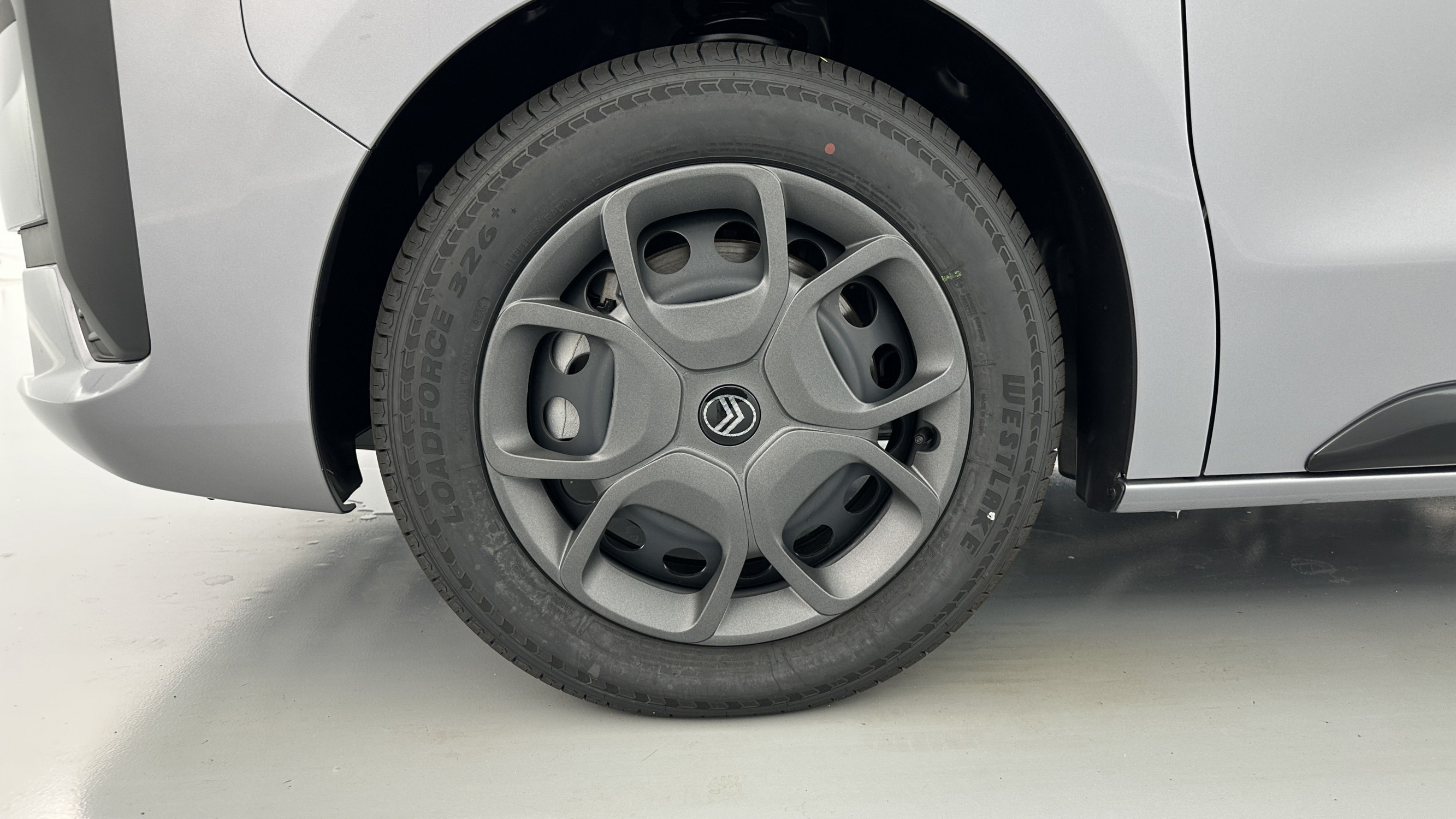 Vente en ligne Citroën Jumpy Fourgon JUMPY CA M 2.2 BlueHDi 180ch EAT8 au prix de 36 680 €