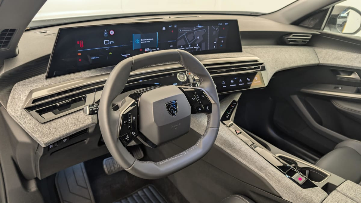 Vente en ligne Peugeot 5008 HYBRID 145 CH E-DCS6 ALLURE au prix de 29 540 €