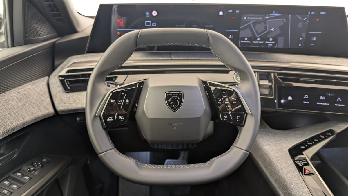 Vente en ligne Peugeot 5008 HYBRID 145 CH E-DCS6 ALLURE au prix de 29 540 €