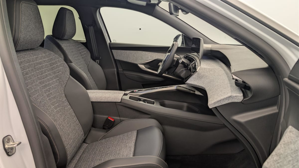 Vente en ligne Peugeot 5008 HYBRID 145 CH E-DCS6 ALLURE au prix de 29 540 €