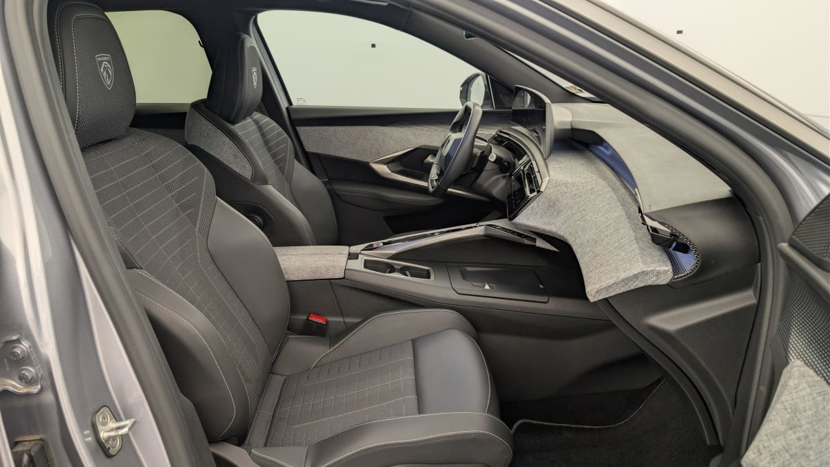 Vente en ligne Peugeot 3008 Hybrid 145 e-DCS6 GT au prix de 28 510 €