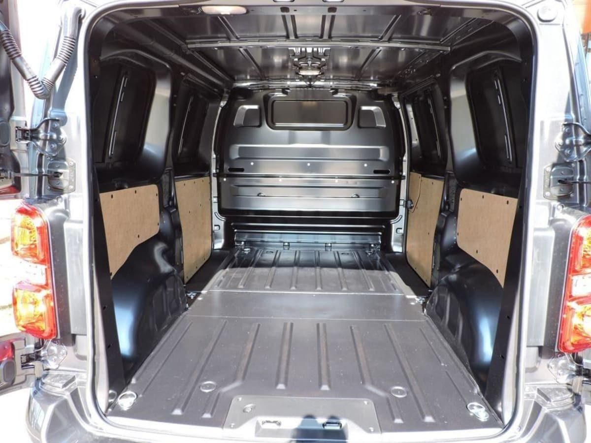 Vente en ligne Citroën Jumpy Fourgon JUMPY FGN M BLUEHDI 180 S S EAT8 au prix de 36 480 €