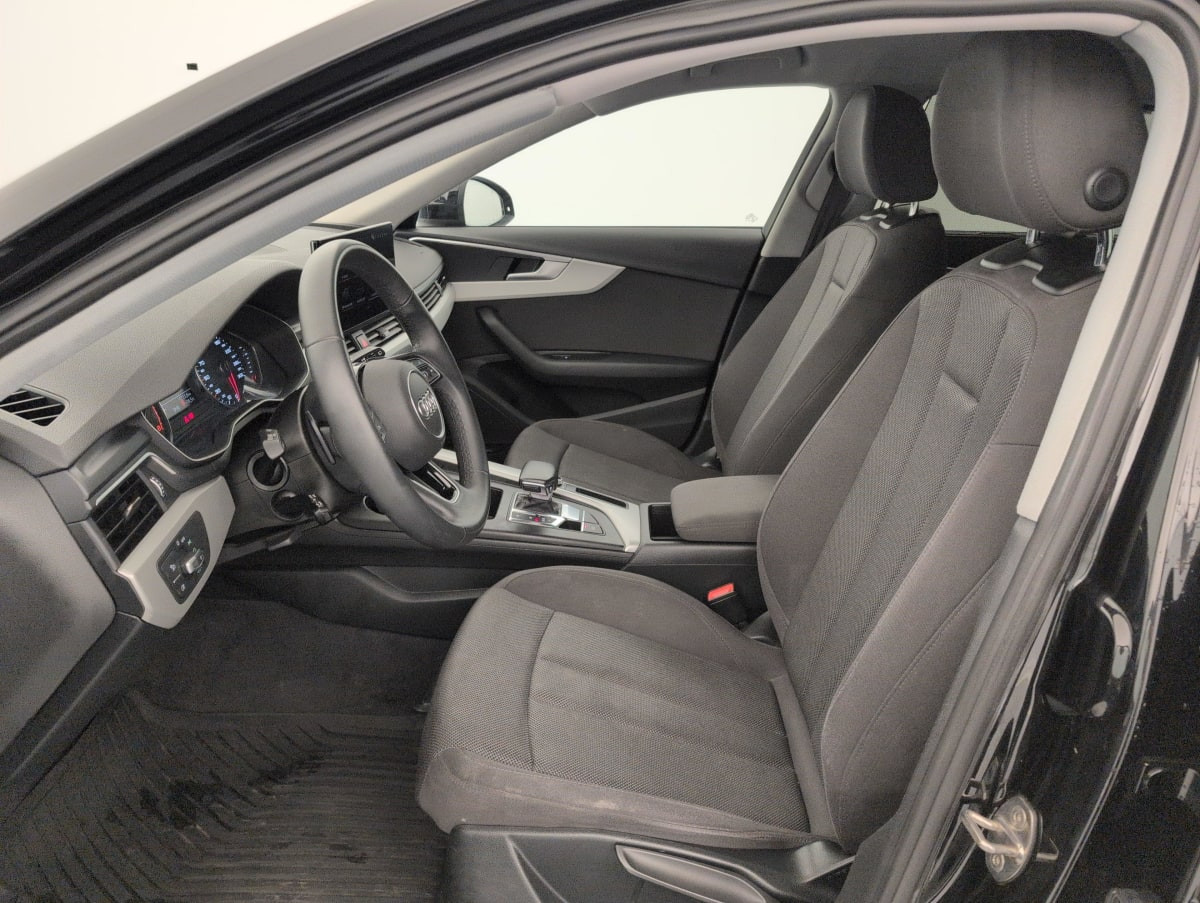 Vente en ligne Audi A4 Avant 35 TFSI 150 S tronic 7 Design au prix de 23 360 €