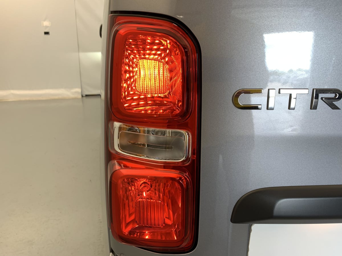 Vente en ligne Citroën Jumpy Fourgon DIESEL 150 CH M AUTOMAT au prix de 32 400 €
