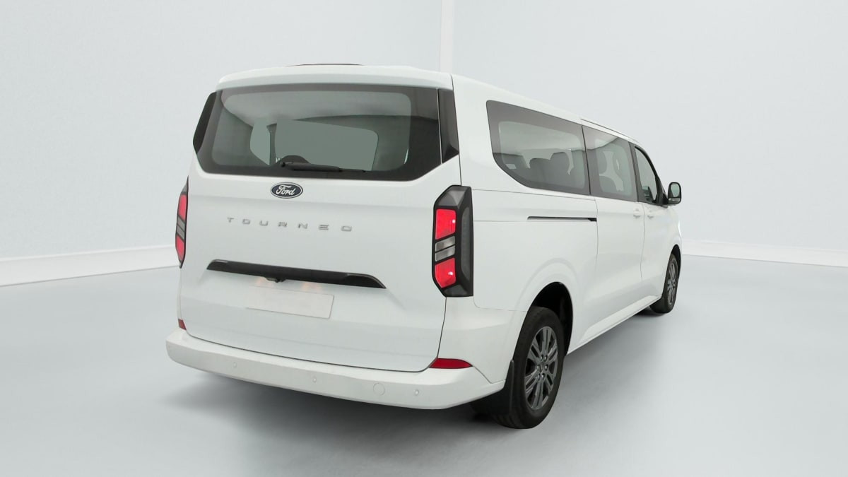 Vente en ligne Ford Tourneo Custom 320 L2H1 2.0 EcoBlue 150 ch Titanium au prix de 38 810 €