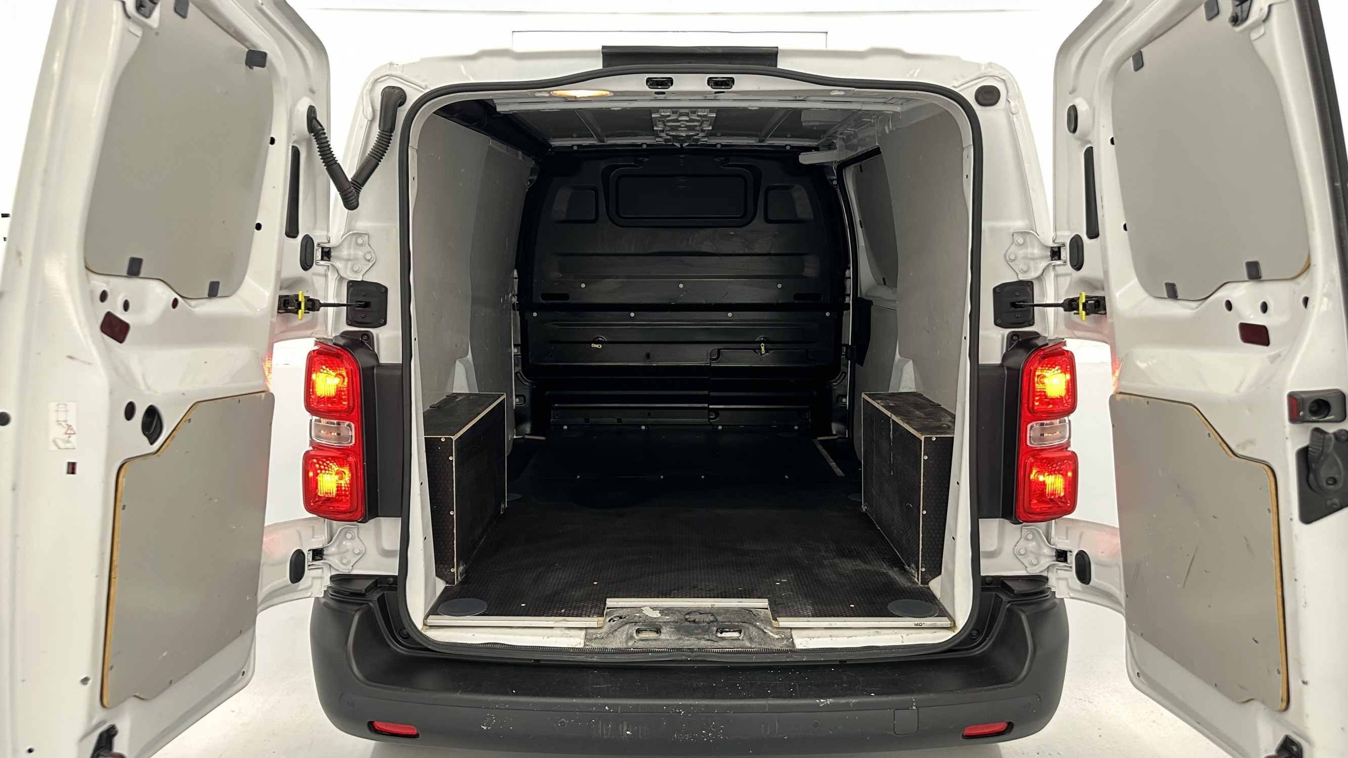 Vente en ligne Citroën Jumpy Fourgon JUMPY 2.0 M BlueHDi 145ch Club au prix de 18 680 €