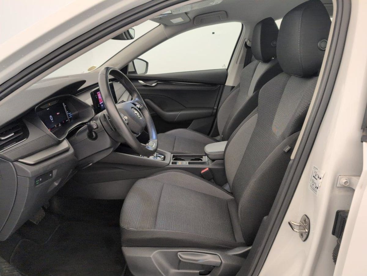 Vente en ligne Skoda Octavia Combi 2.0 TDI 150 CH DSG7 BUSINESS au prix de 21 300 €