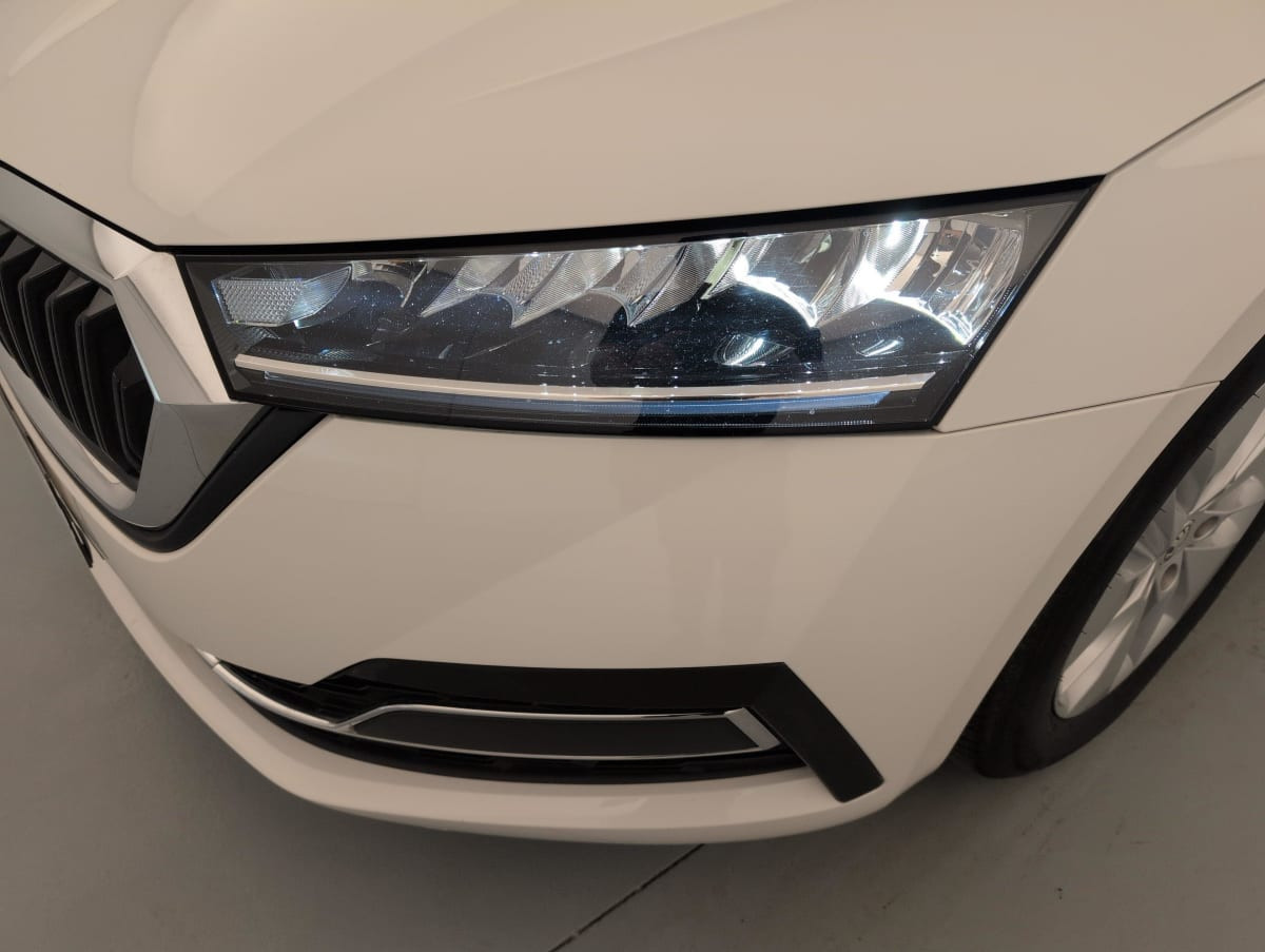 Vente en ligne Skoda Octavia Combi 2.0 TDI 150 CH DSG7 BUSINESS au prix de 21 300 €