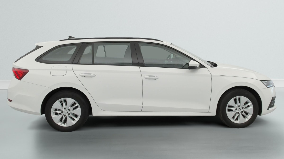 Vente en ligne Skoda Octavia Combi 2.0 TDI 150 CH DSG7 BUSINESS au prix de 21 300 €
