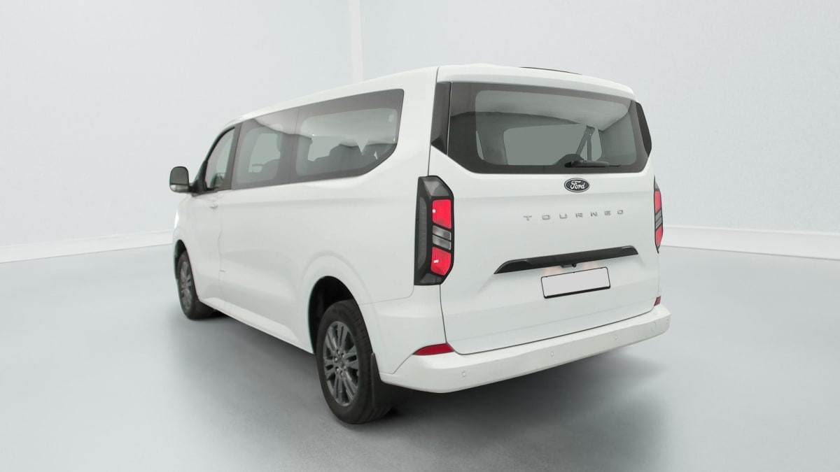 Vente en ligne Ford Tourneo Custom 320 L2H1 2.0 EcoBlue 150 ch Titanium au prix de 38 810 €