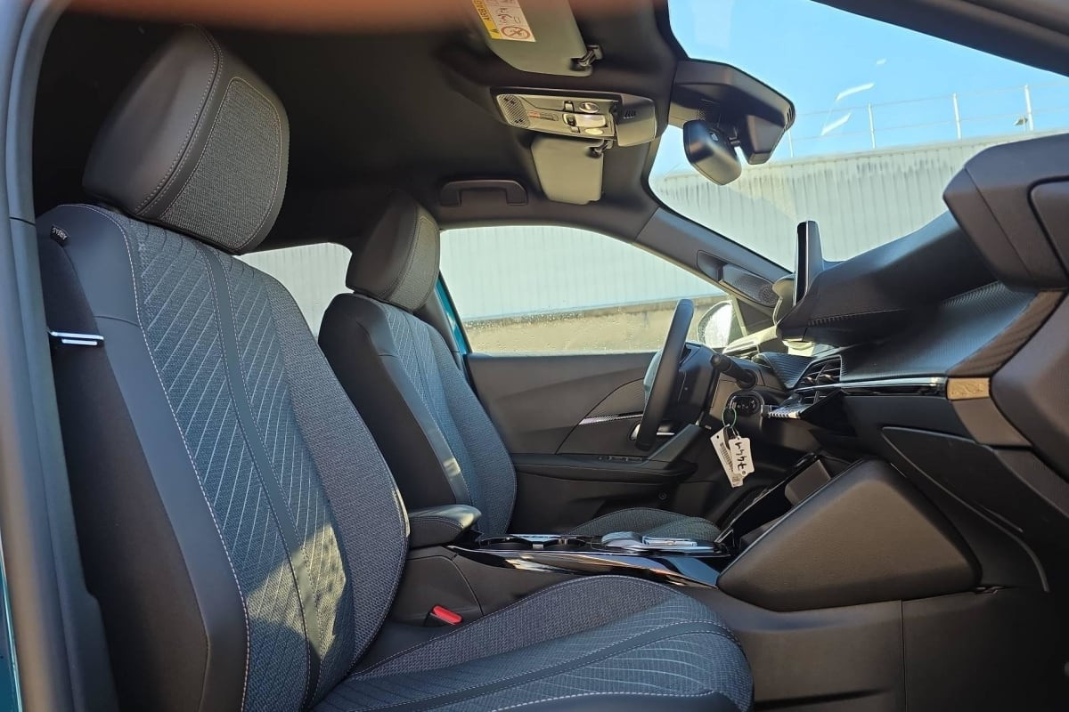Vente en ligne Peugeot 2008 Hybrid 145 e-DCS6 Allure au prix de 23 870 €