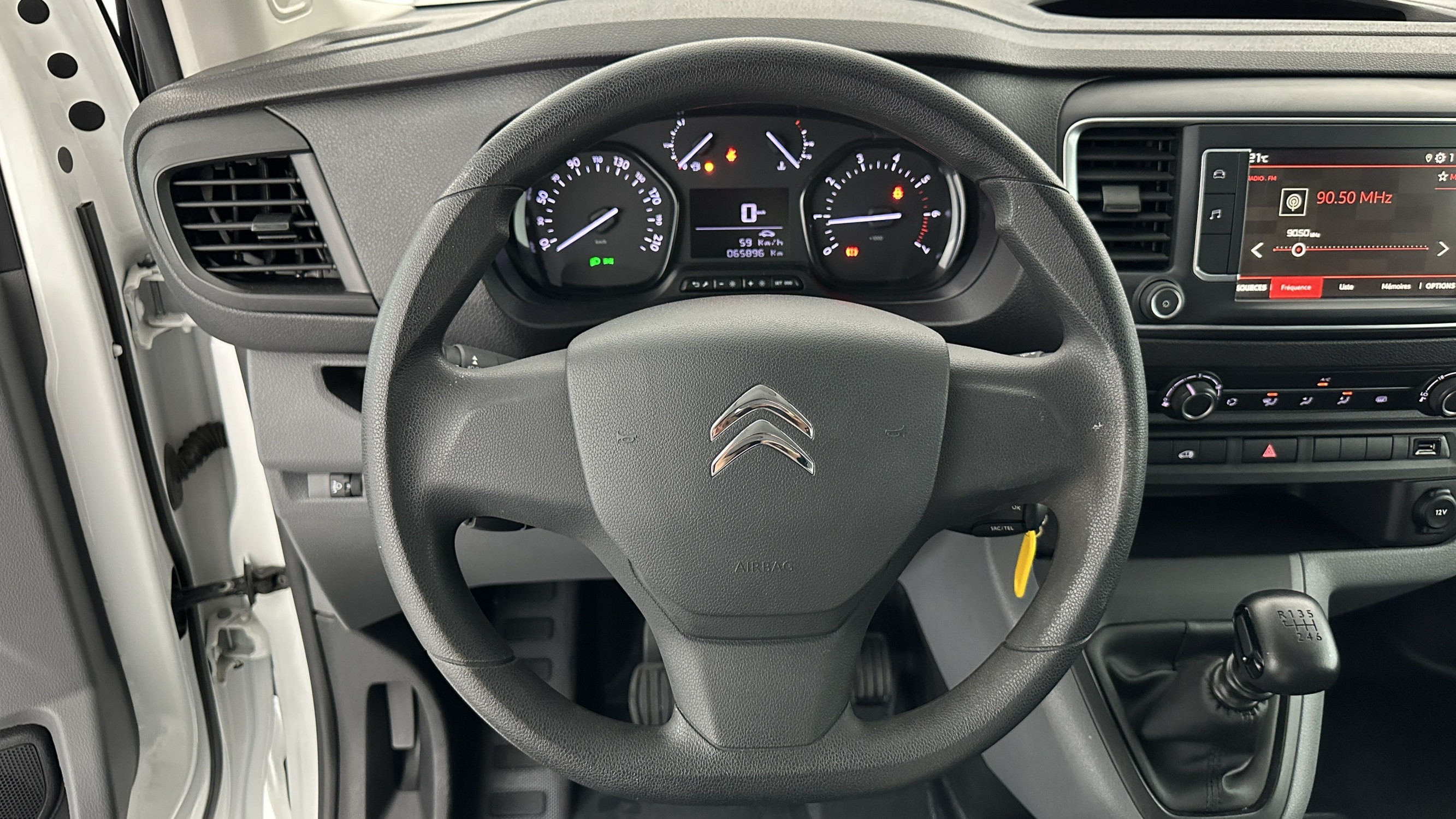 Vente en ligne Citroën Jumpy Fourgon JUMPY 2.0 M BlueHDi 145ch Club au prix de 18 680 €