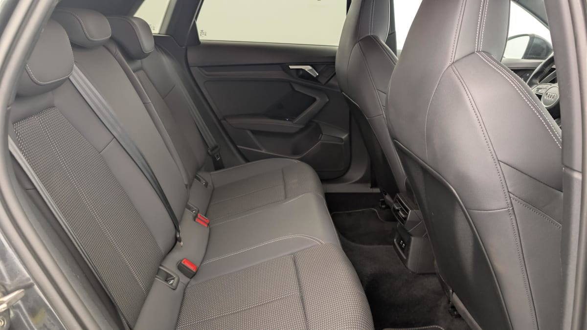 Vente en ligne Audi A3 40 TFSIe 204 S Tronic 6 S Line au prix de 22 330 €