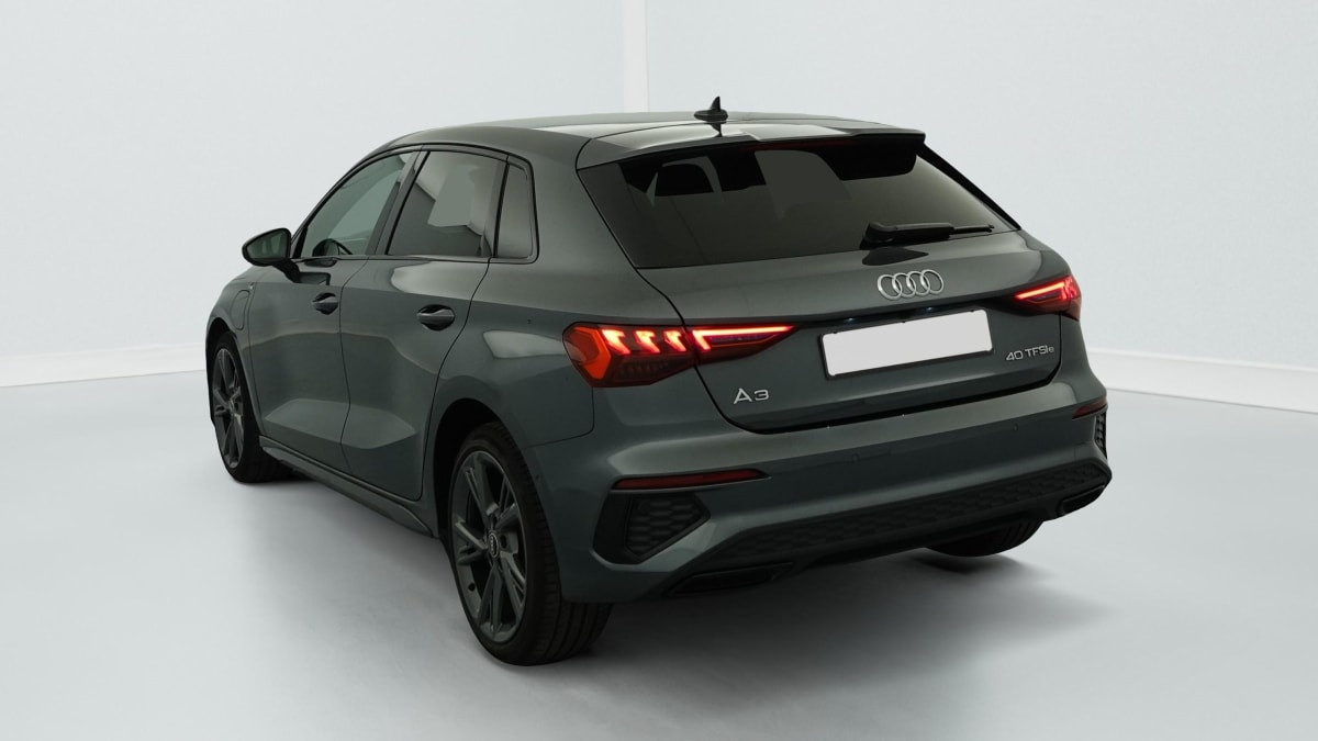 Vente en ligne Audi A3 40 TFSIe 204 S Tronic 6 S Line au prix de 22 330 €