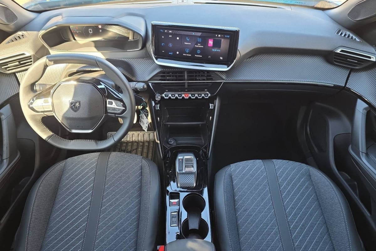 Vente en ligne Peugeot 2008 Hybrid 145 e-DCS6 Allure au prix de 23 870 €