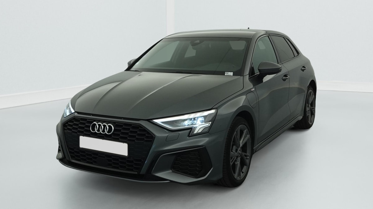 Vente en ligne Audi A3 40 TFSIe 204 S Tronic 6 S Line au prix de 22 330 €