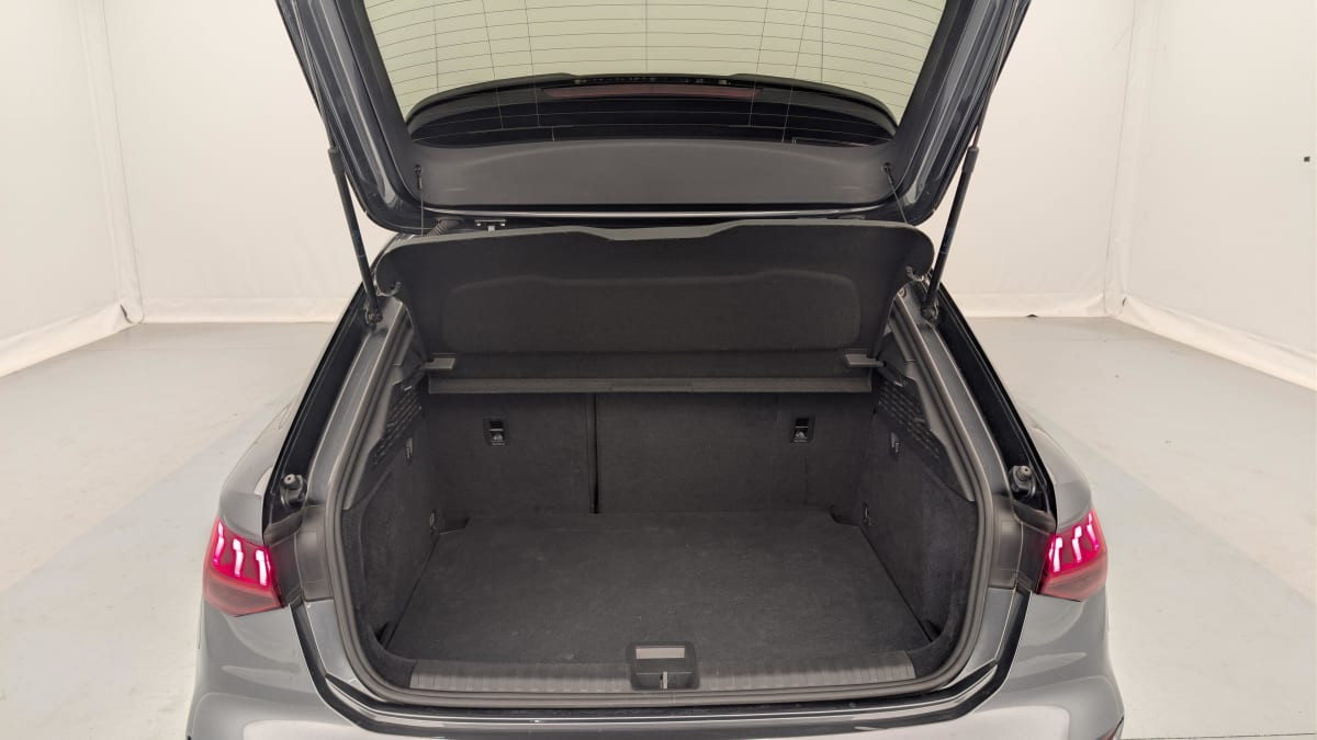 Vente en ligne Audi A3 40 TFSIe 204 S Tronic 6 S Line au prix de 22 330 €